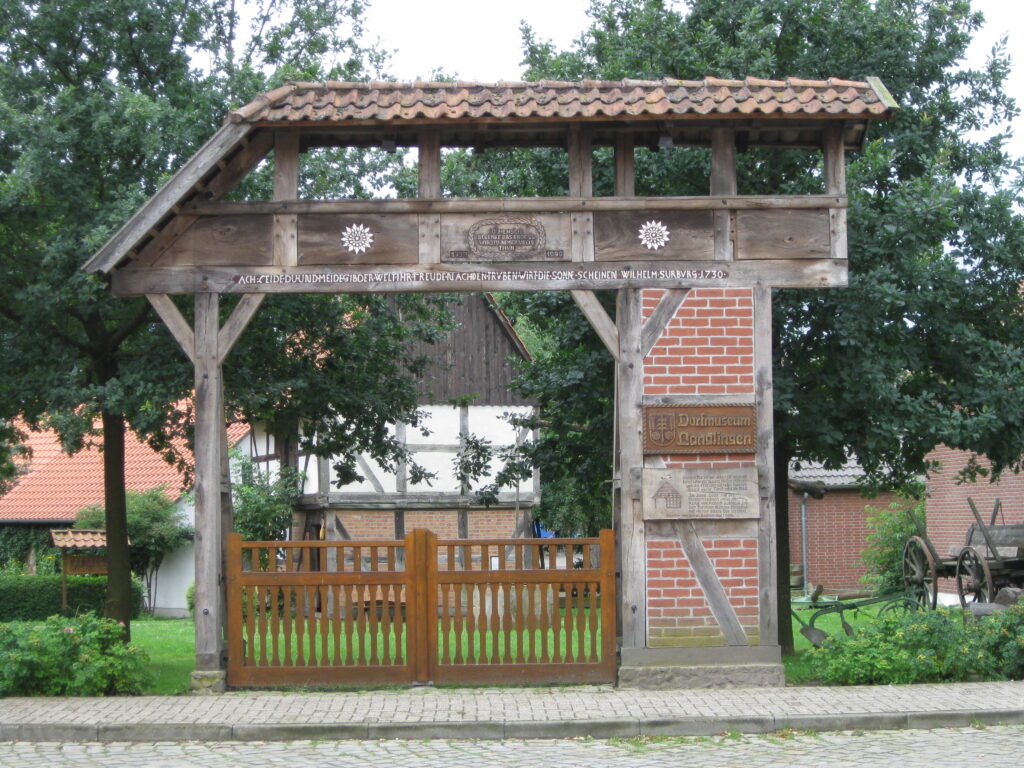 Tor zum Dorfmuseum Startseite